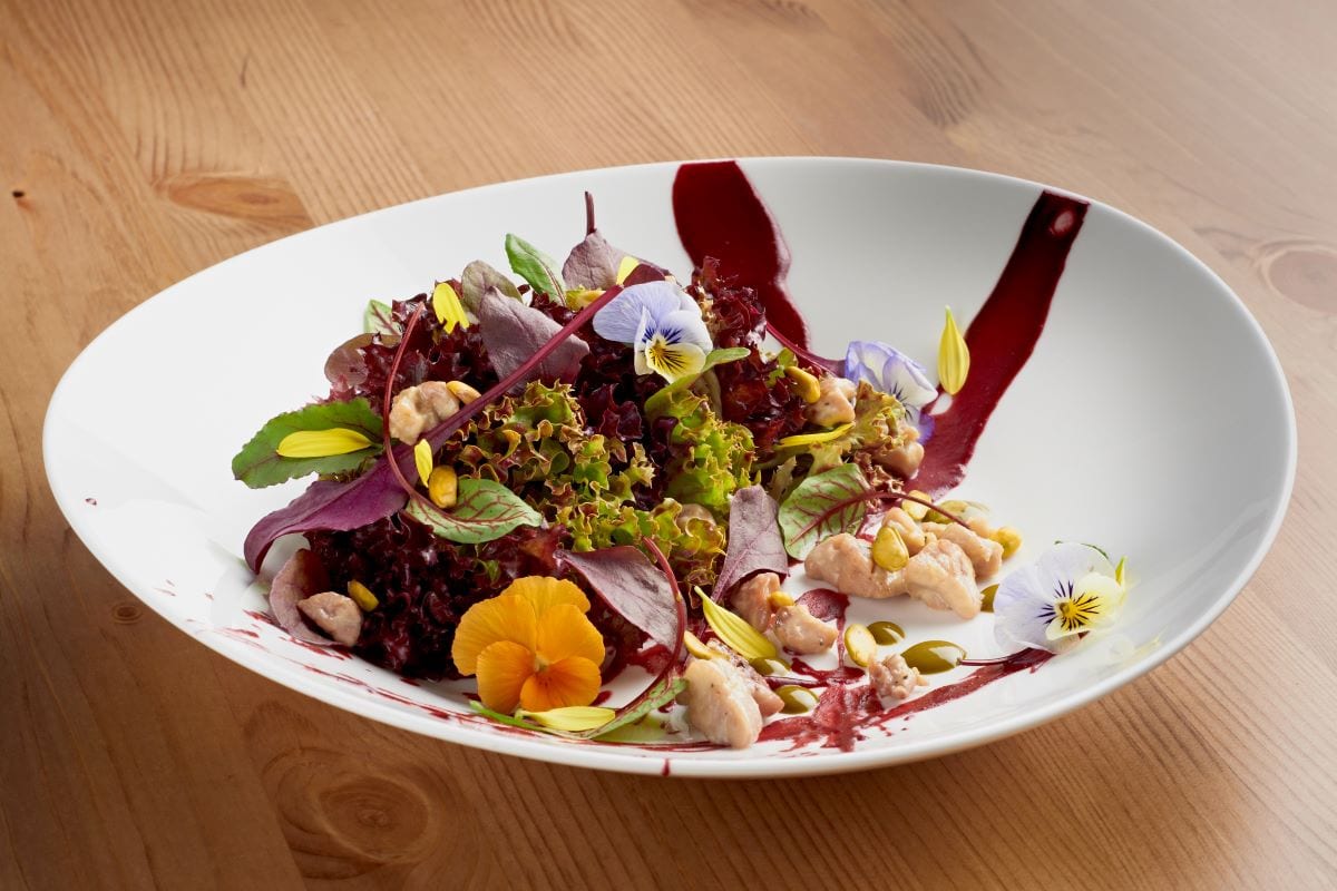 Edible flowers in foodShiningblack