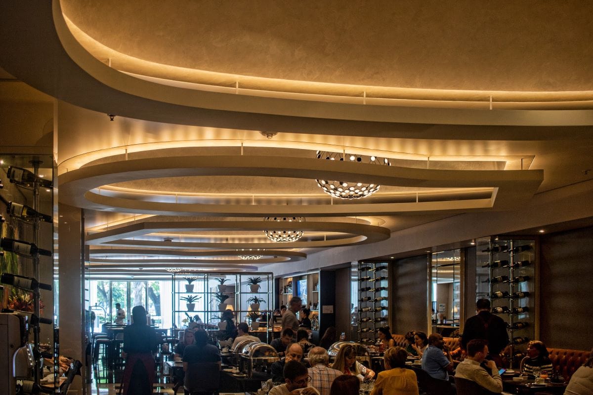 French modern restaurant interiorClasesderetoque@gmail.com
