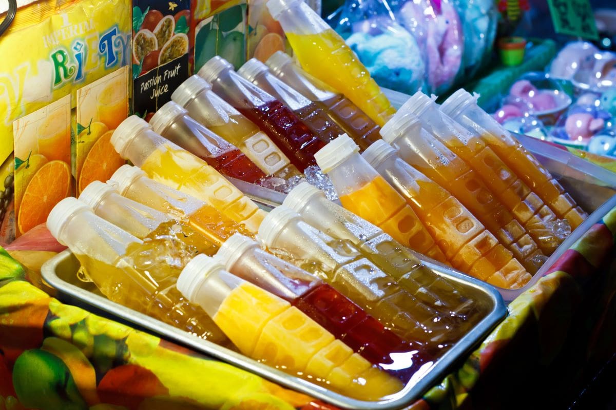Freshly squeezed juice in storeCanonzoom7