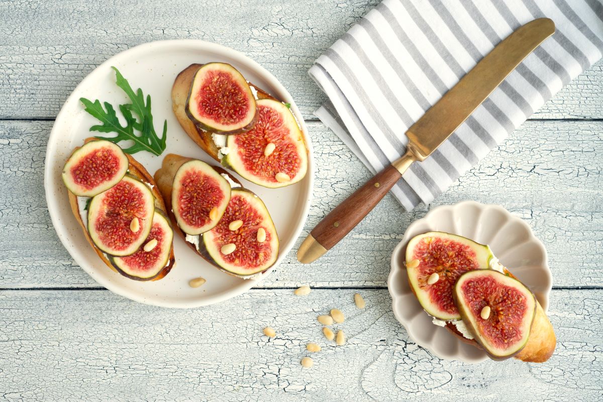Goat Cheese and Fig CrostiniKate.Kutsevol@gmail.com