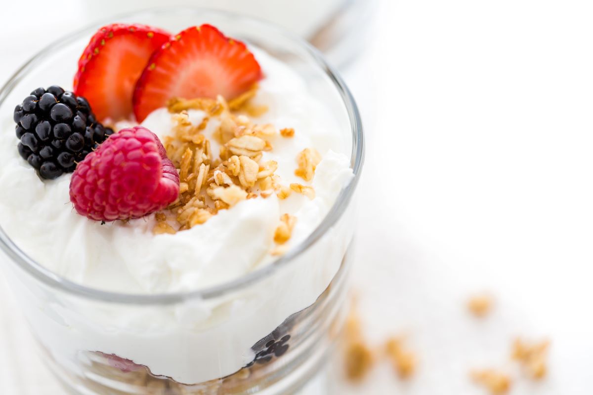 Greek yoghurt parfait2Urban light