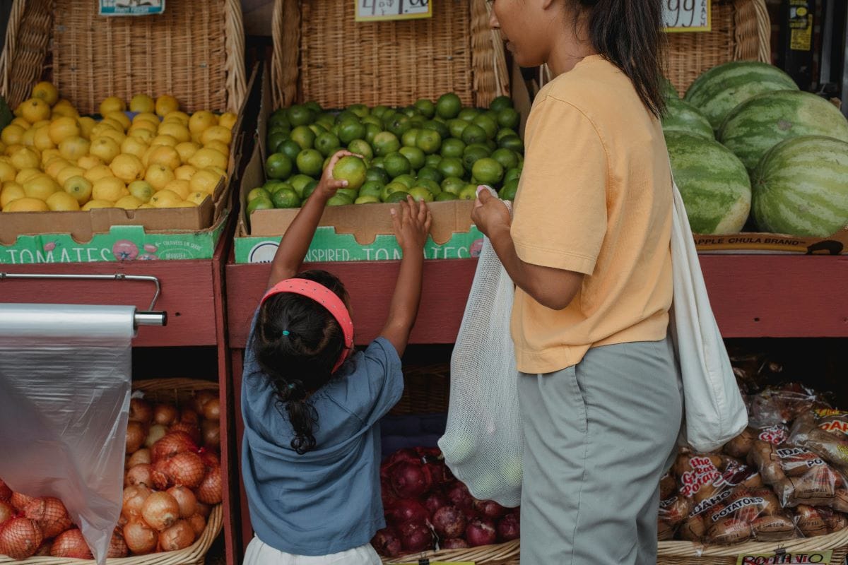Grocery store pexels kamaji ogino