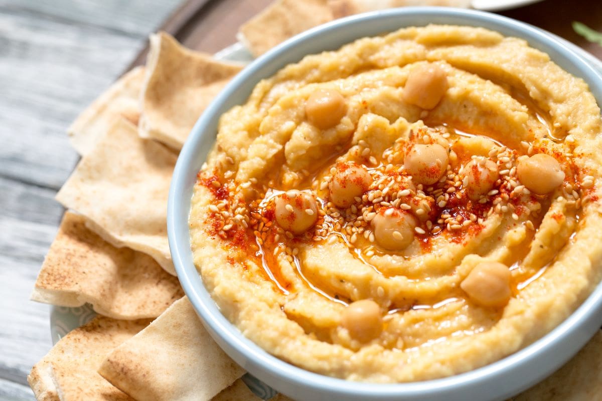 Homemade Hummus and Pita ChipsG ivanna.ukr .net