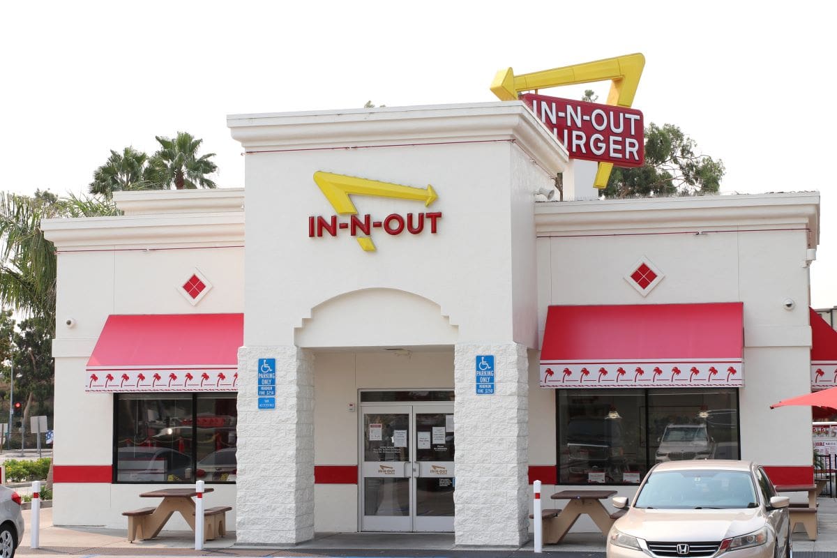 In and out burgerBellanoche