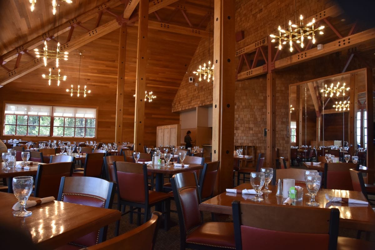 Interior of restaurantSainaniritu