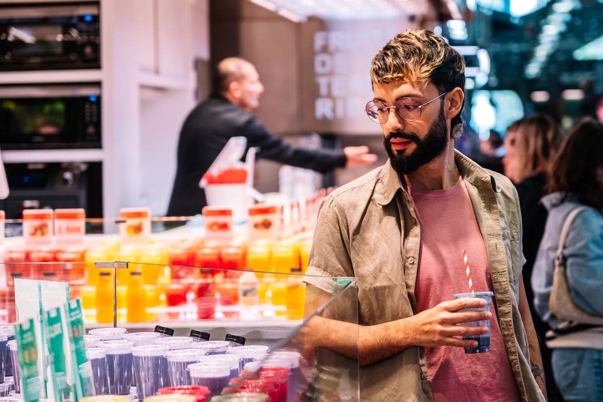 Juice bar in a grocery storeGuillemdebalanzo 1