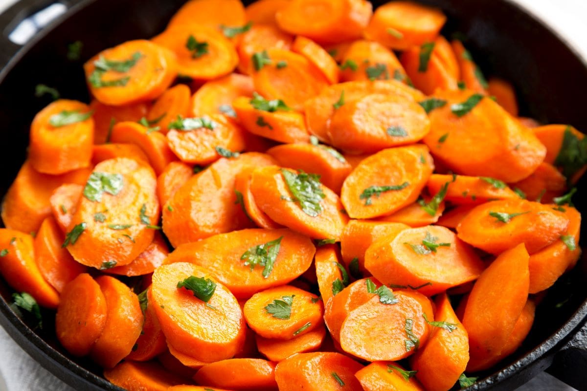 Maple glazed carrotsLiudmylachunova