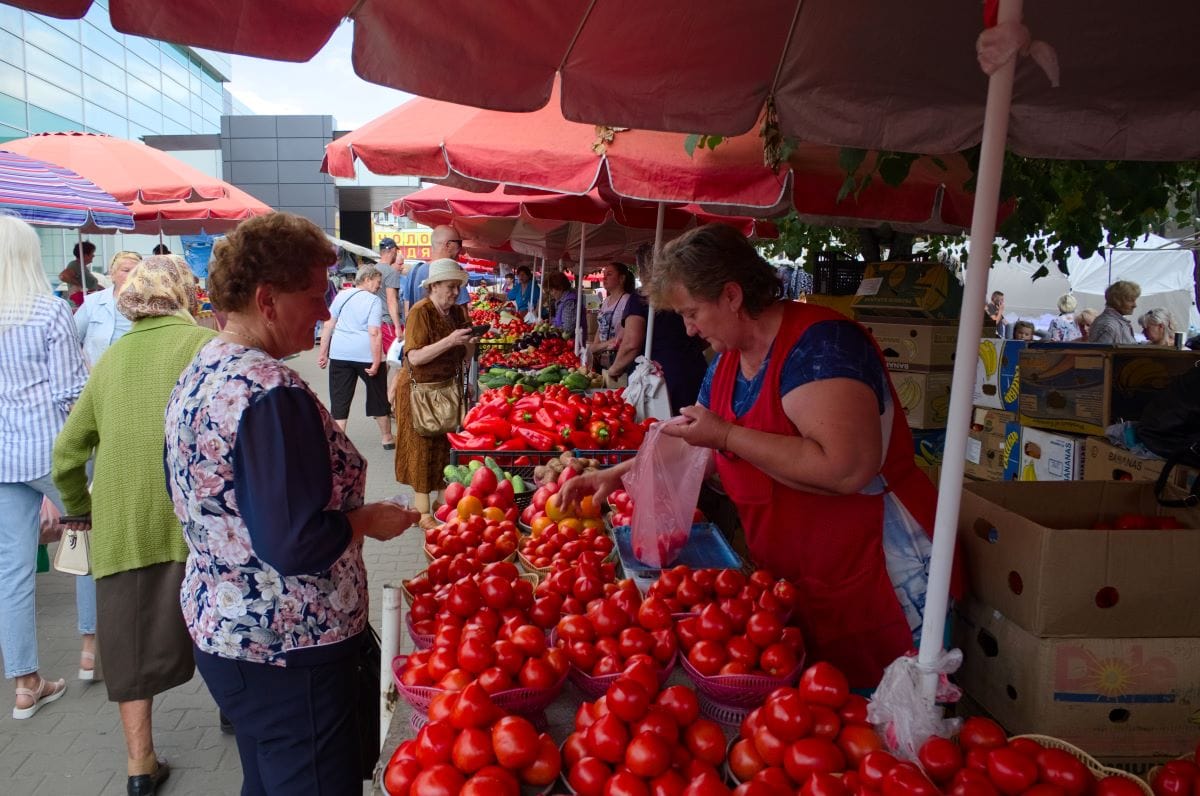 Market vendorsVitaliikaras 1