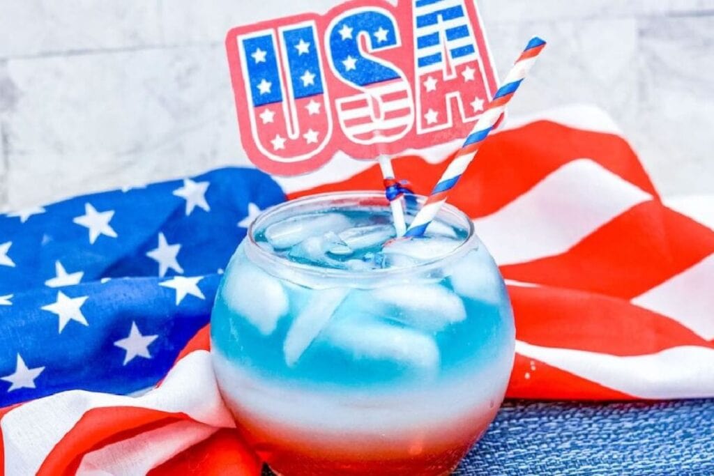 Patriotic Punch Mocktail by The Soccer Mom Blog