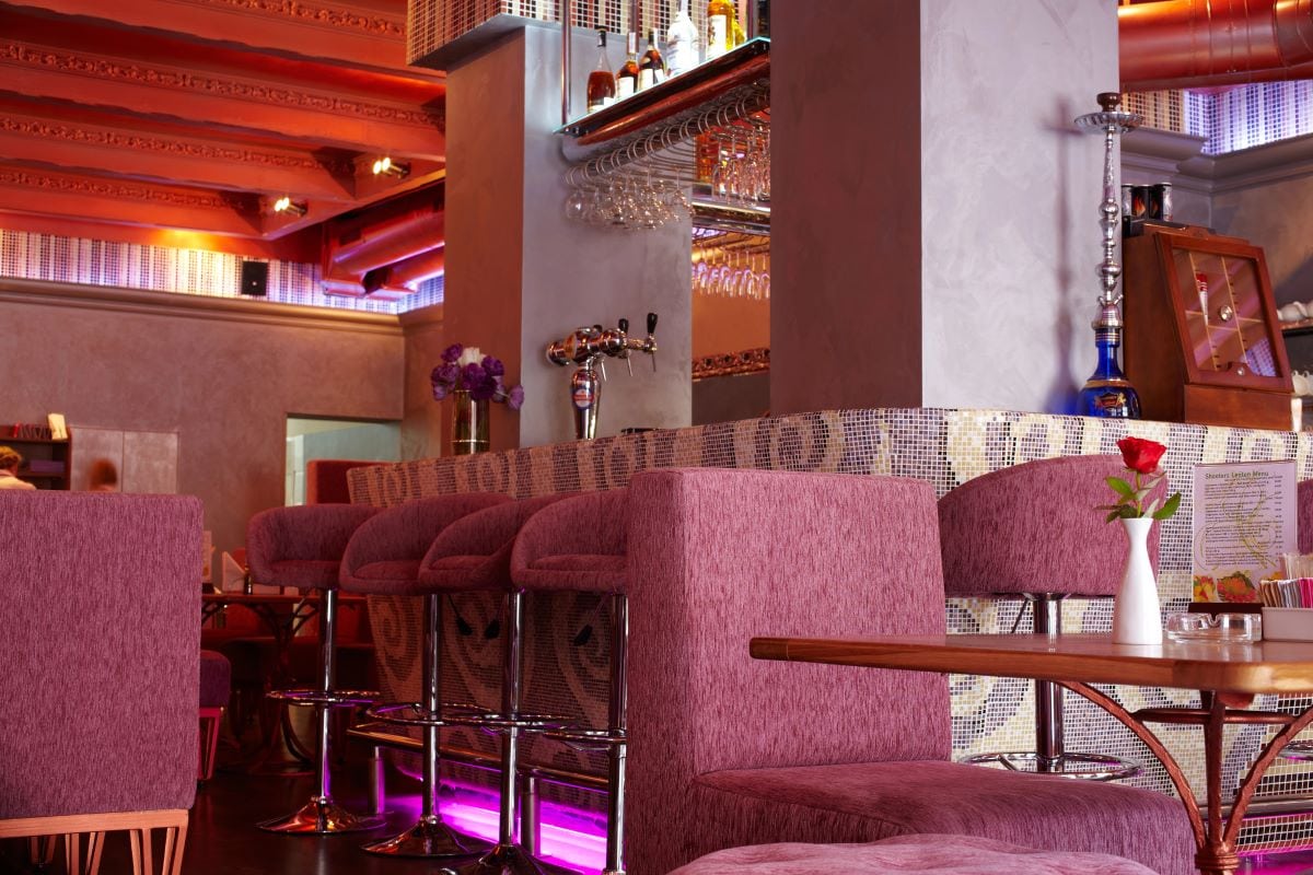 Pink velvet interiorBepsimage