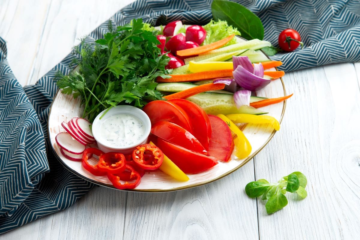 Raw vegetable platter with ranchPalplaner