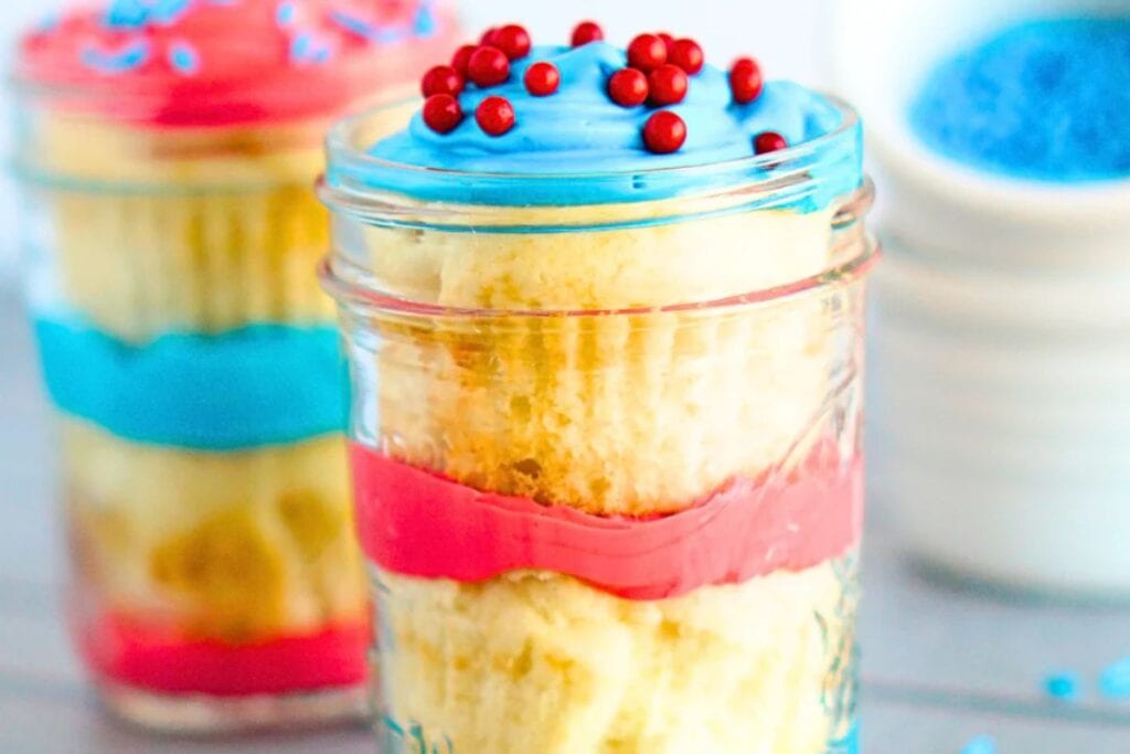 Red White and Blue Cupcakes in a Jar by Crystal and Comp