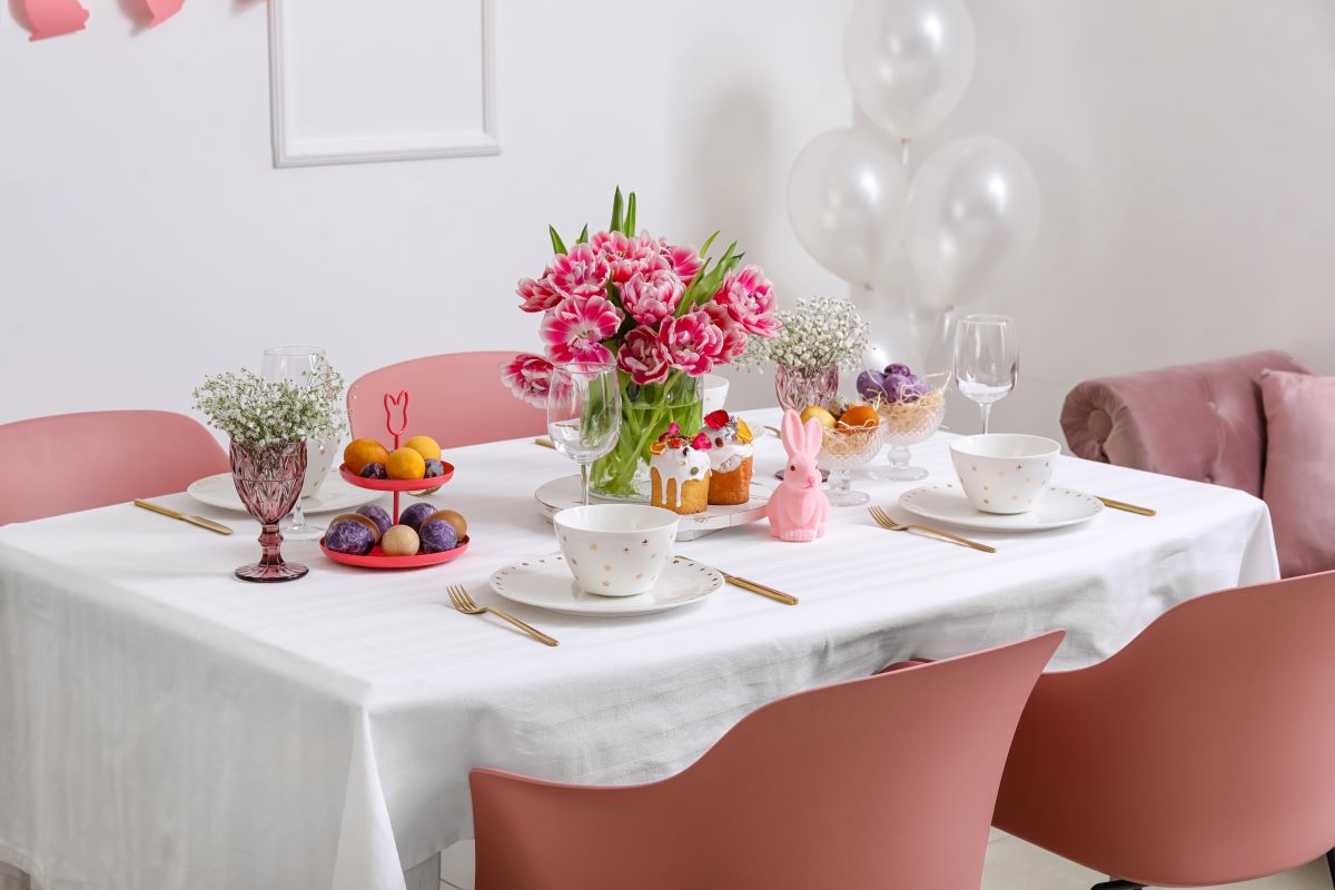 Restaurant with pink interiorSerezniy