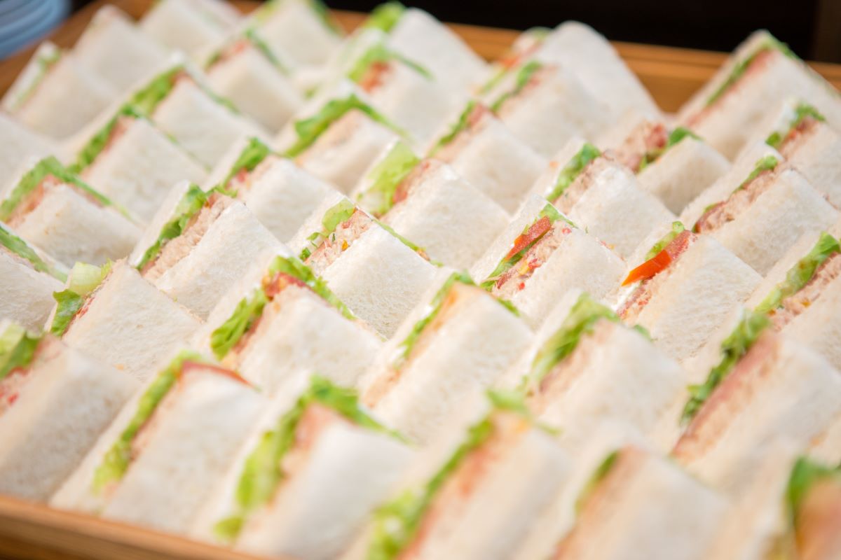 Sandwich tarysLegion satanic@hotmail.com