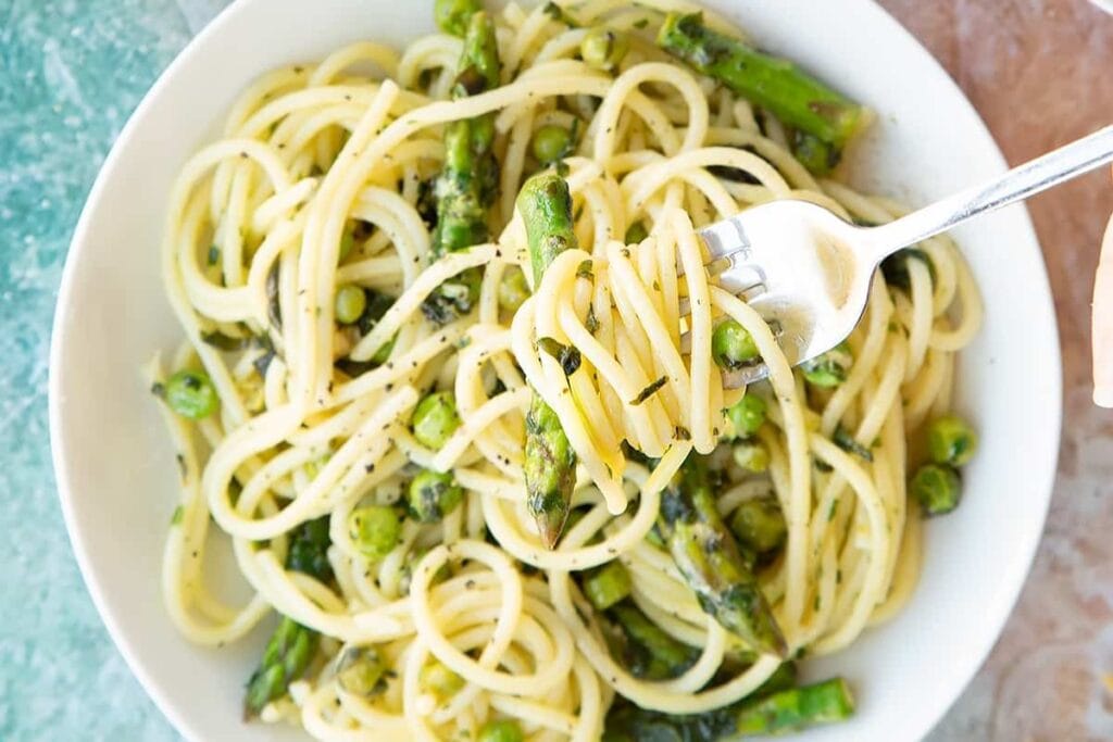 Simple Summer Spaghetti with Garlic and Lemon by Emily Leary