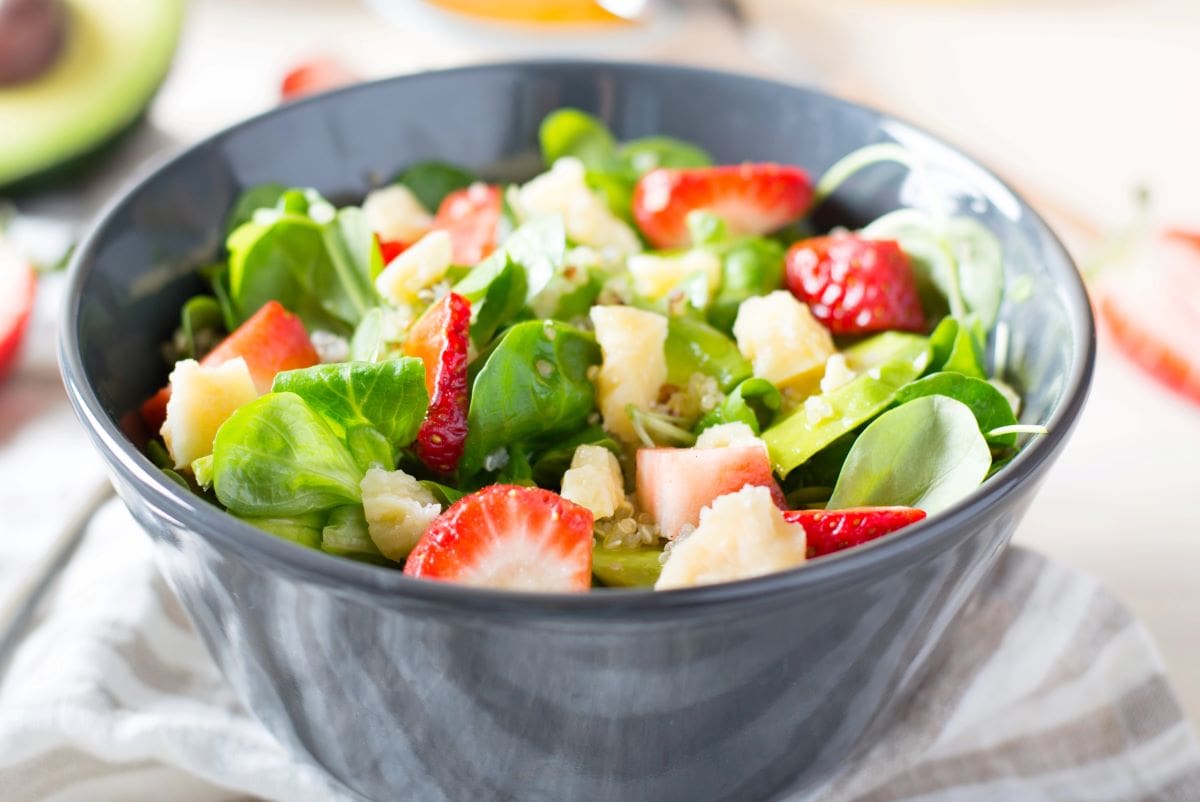 Spinach strawberry saladElenademyanko