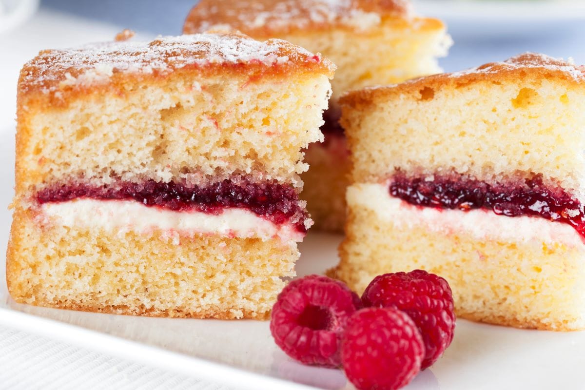 Sponge cakeCharlotteLake