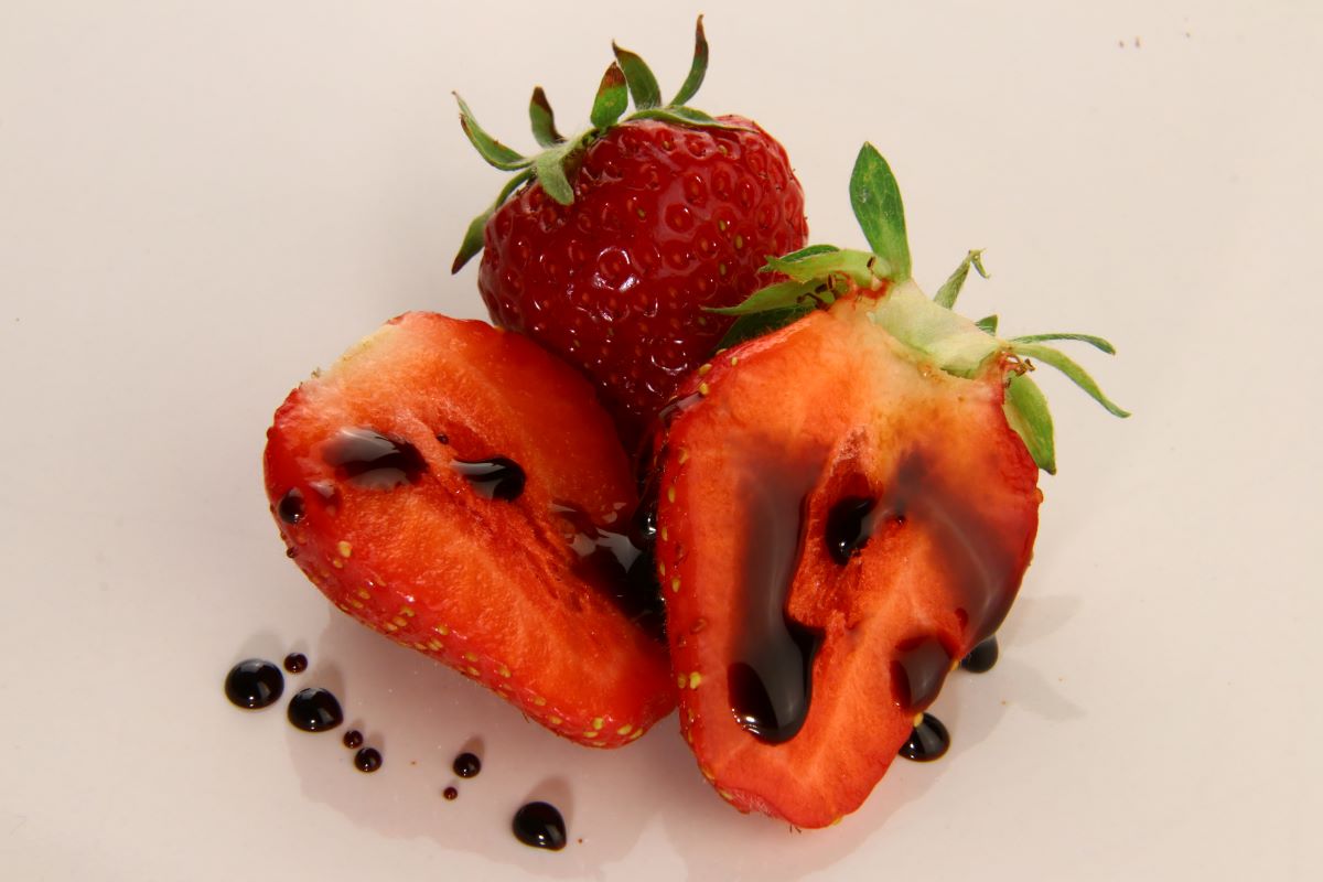 Strawberries and balsamic vinegarFrizio