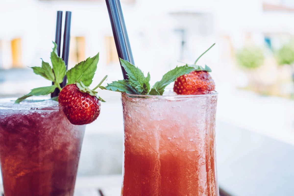 Strawberry Lemonade SpritzAallm
