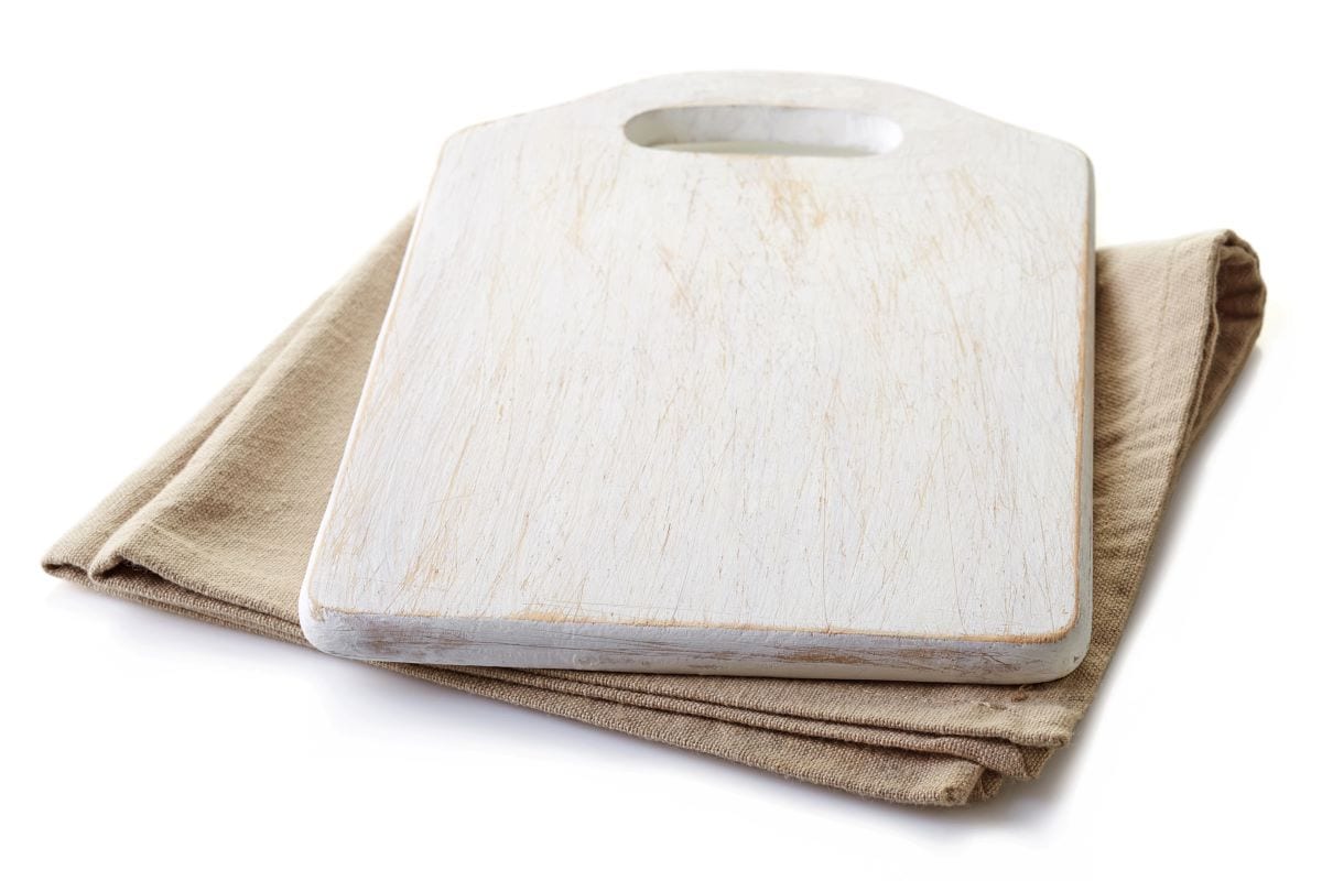 Towel under cutting boardBaibaz
