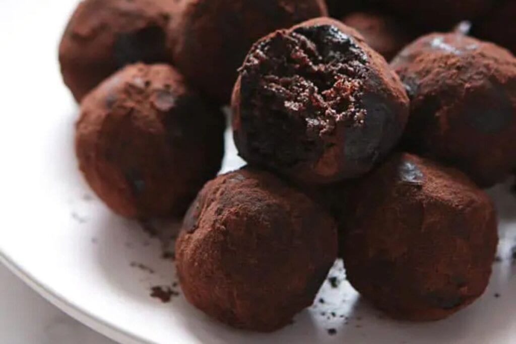 Vegan Chocolate Peanut Butter Energy Balls by Happy Kitchen