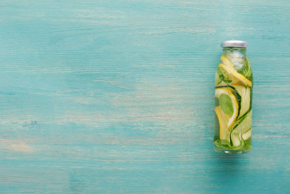 Wtaer with cucumberVadimvasenin