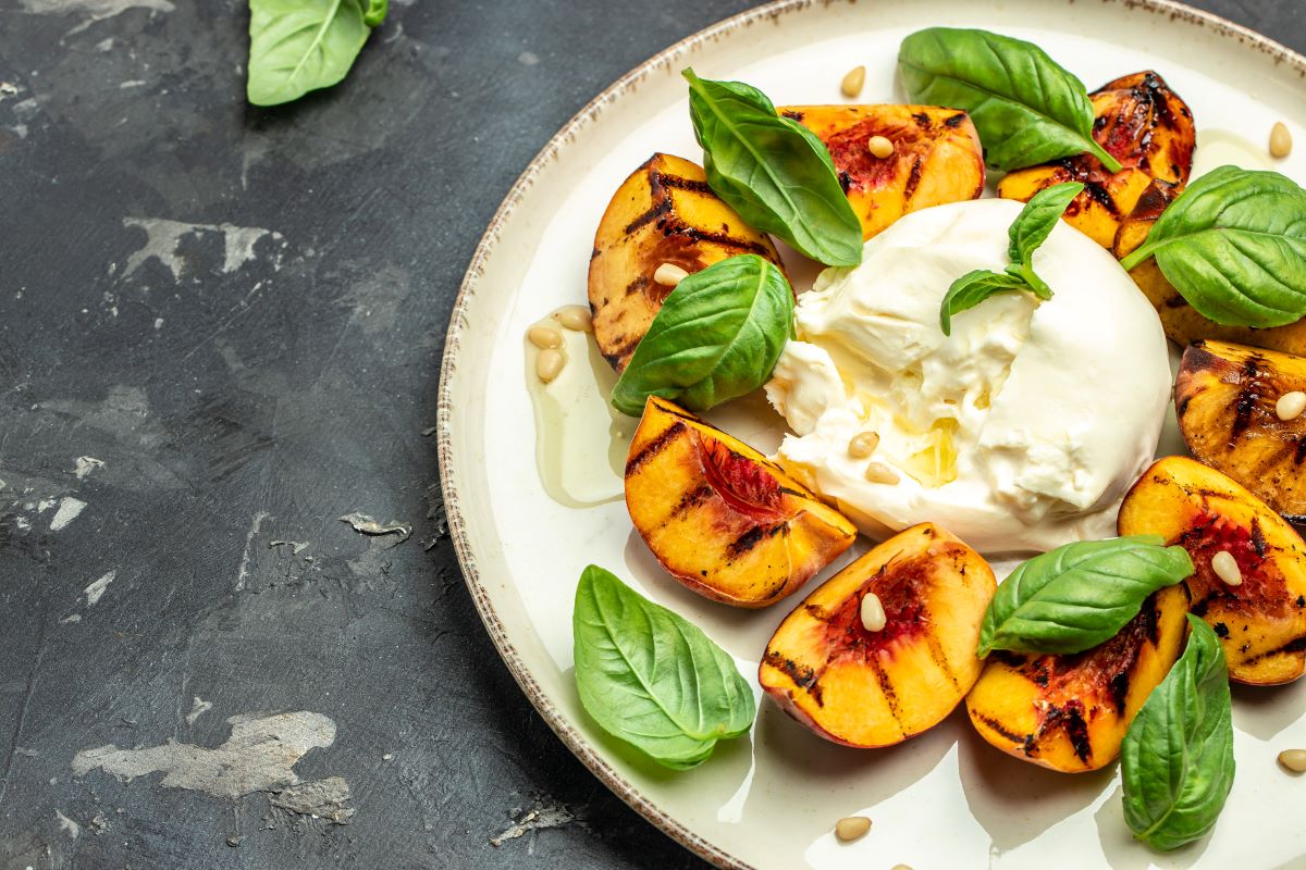 grilled peach and burrataKovalnadiya.ukr .net 1