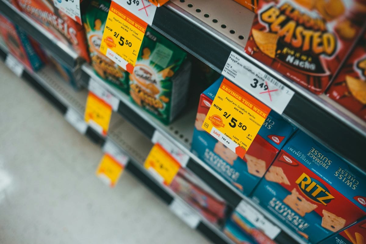pexels ErikMcleanSnack aisle in store