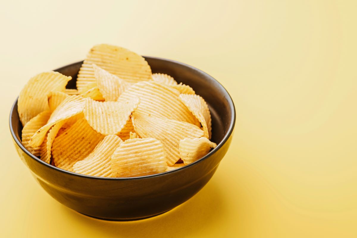 Bowl of chipsAndrewLozovyi