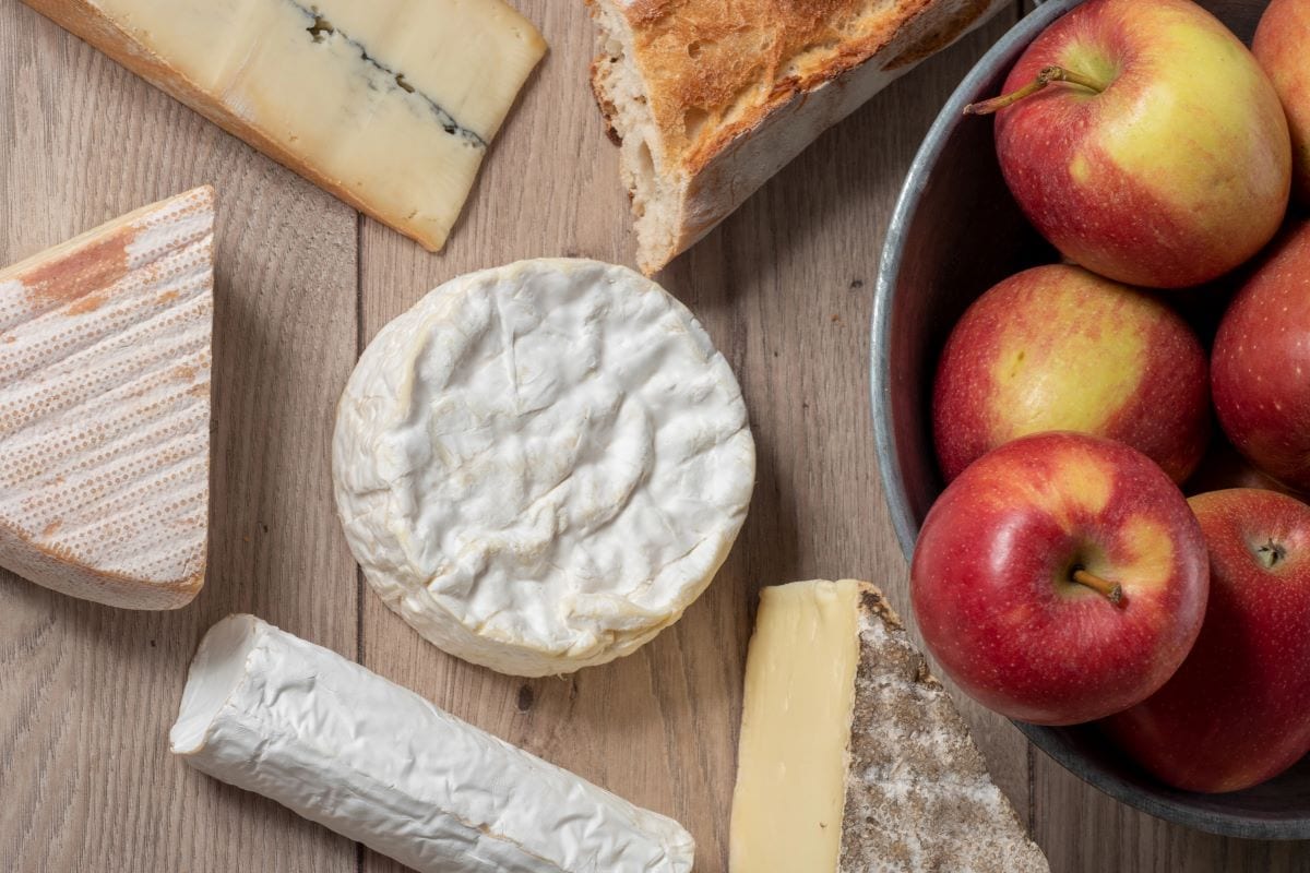 Brie cheese with applesPhilipimage