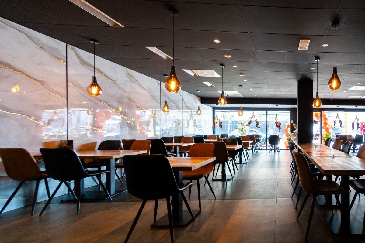 Casual dining interiorIvivjanochka