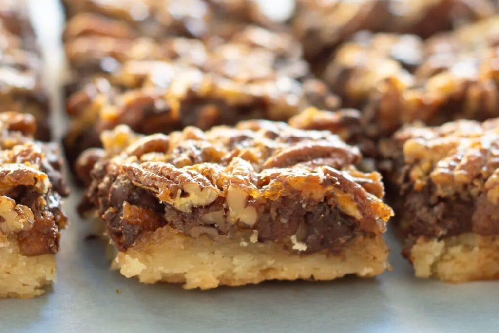 Chocolate Pecan Pie Bars with Buttery Shortbread by Homan at Home