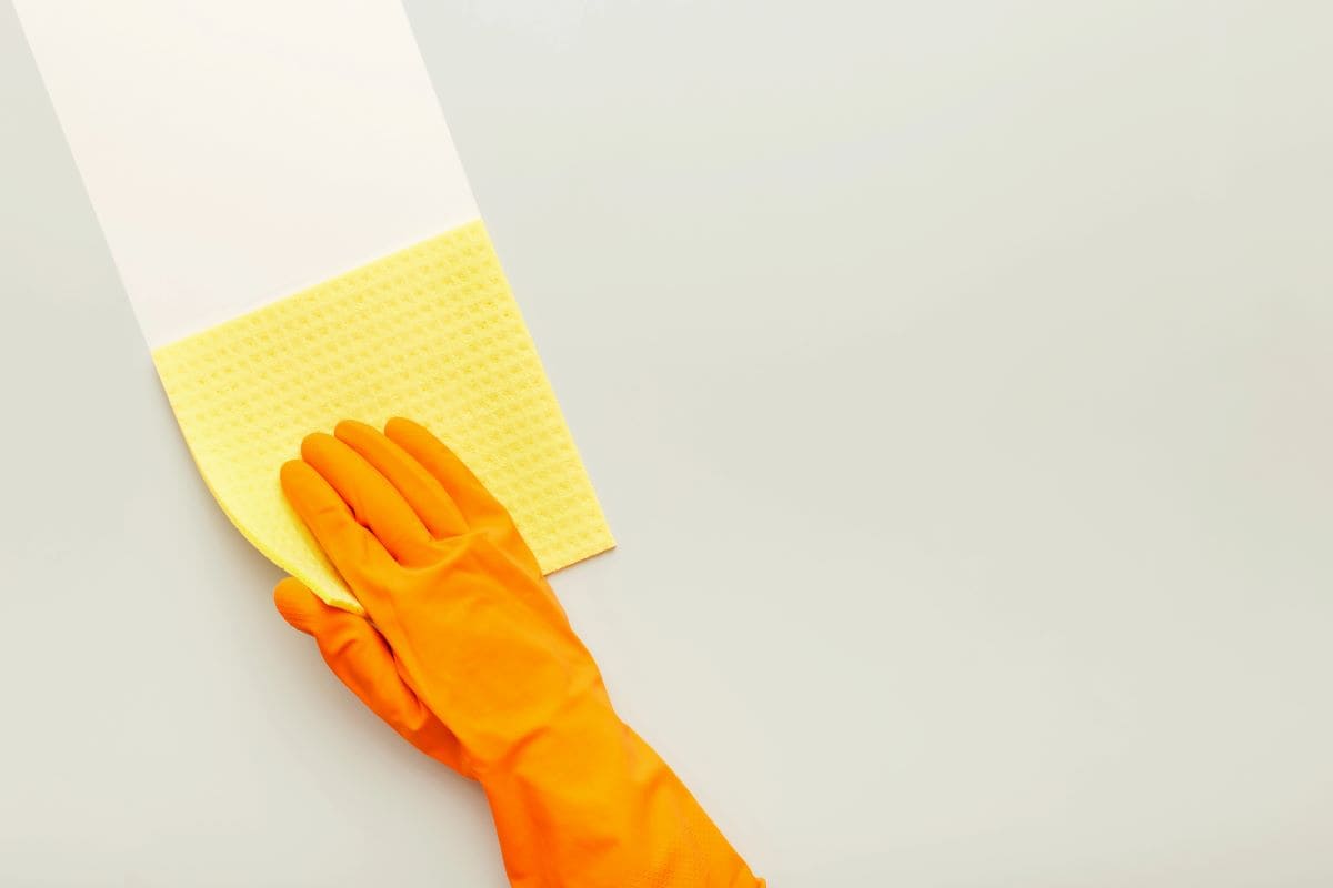 Clean TablesMilkos
