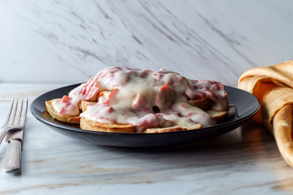 Creamed Chipped Beef on ToastEzumeimages