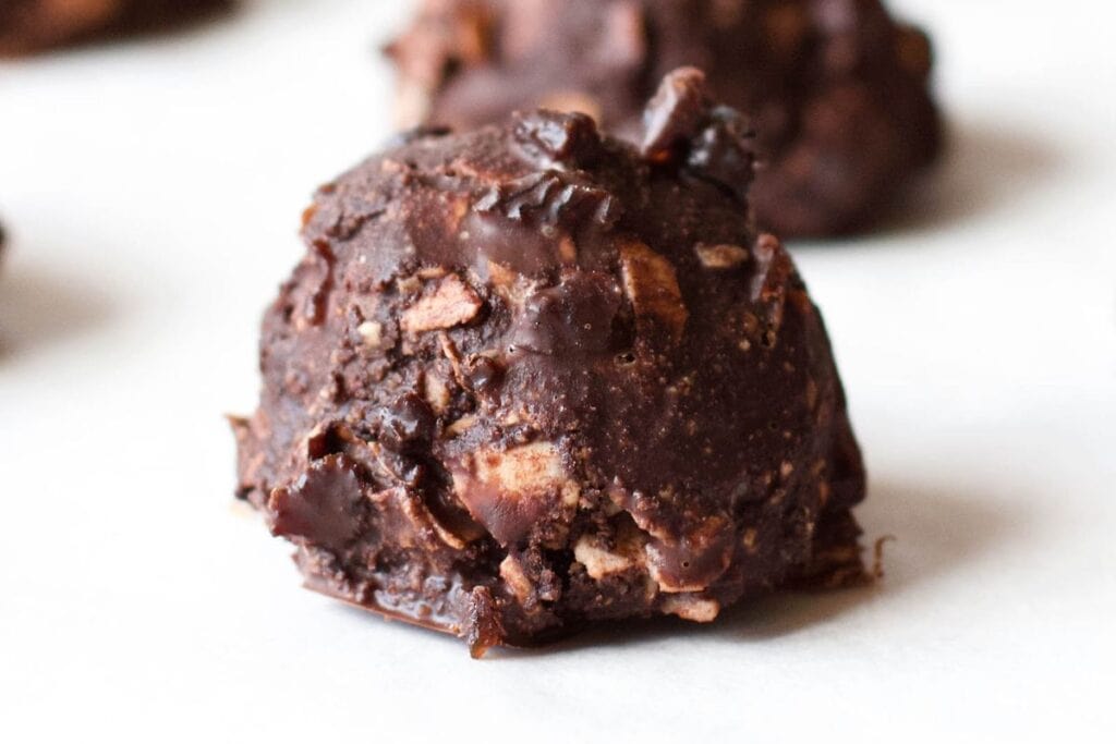 Double Chocolate Coconut Macaroons by Refresh My Health