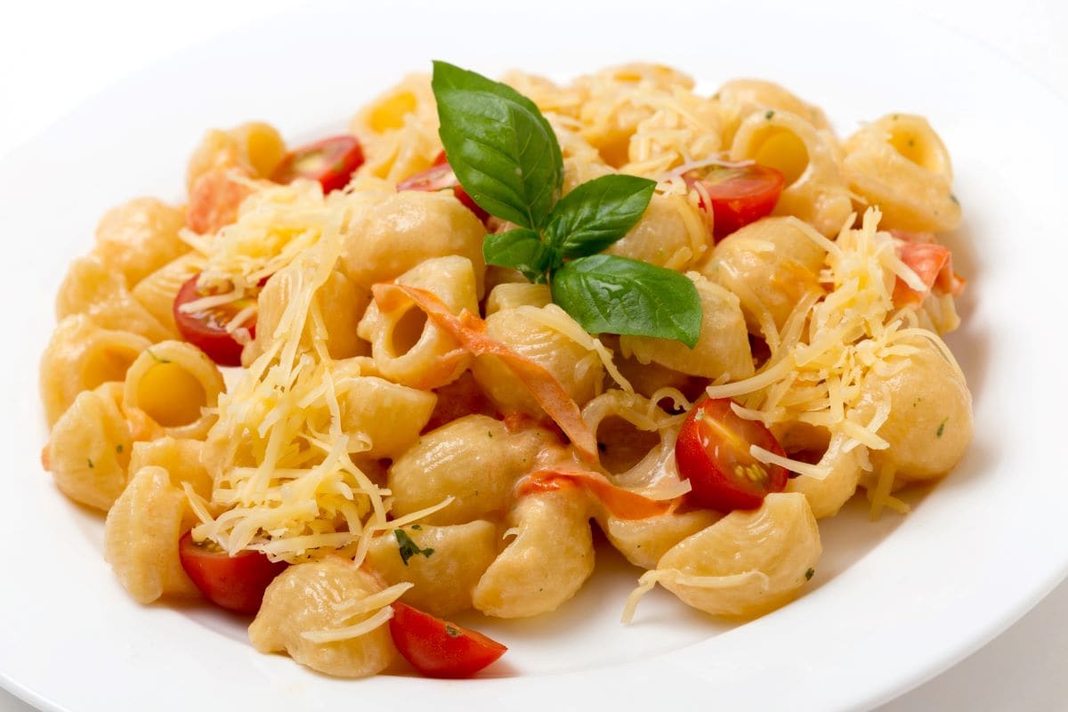 Elbow pasta and tomatoesPaul Cowan