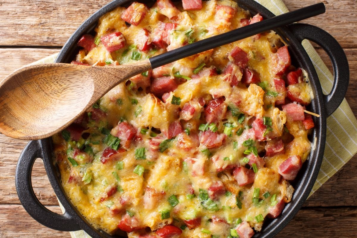 Ham and Cheese Breakfast CasseroleLenyvavsha
