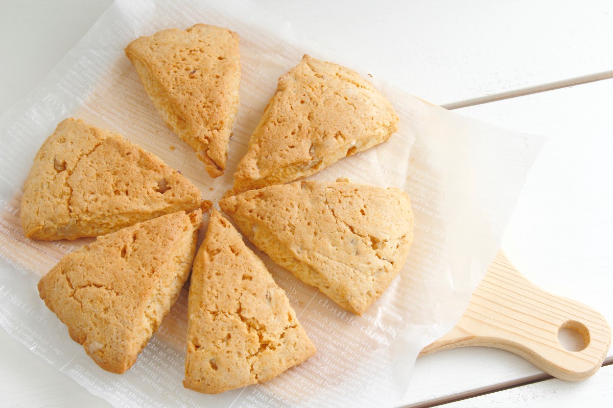 Kneaded biscuit