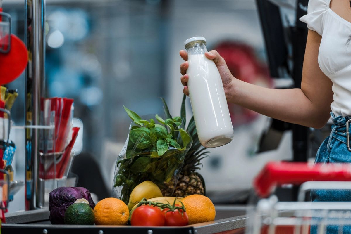 Milk in storeHayDmitriy