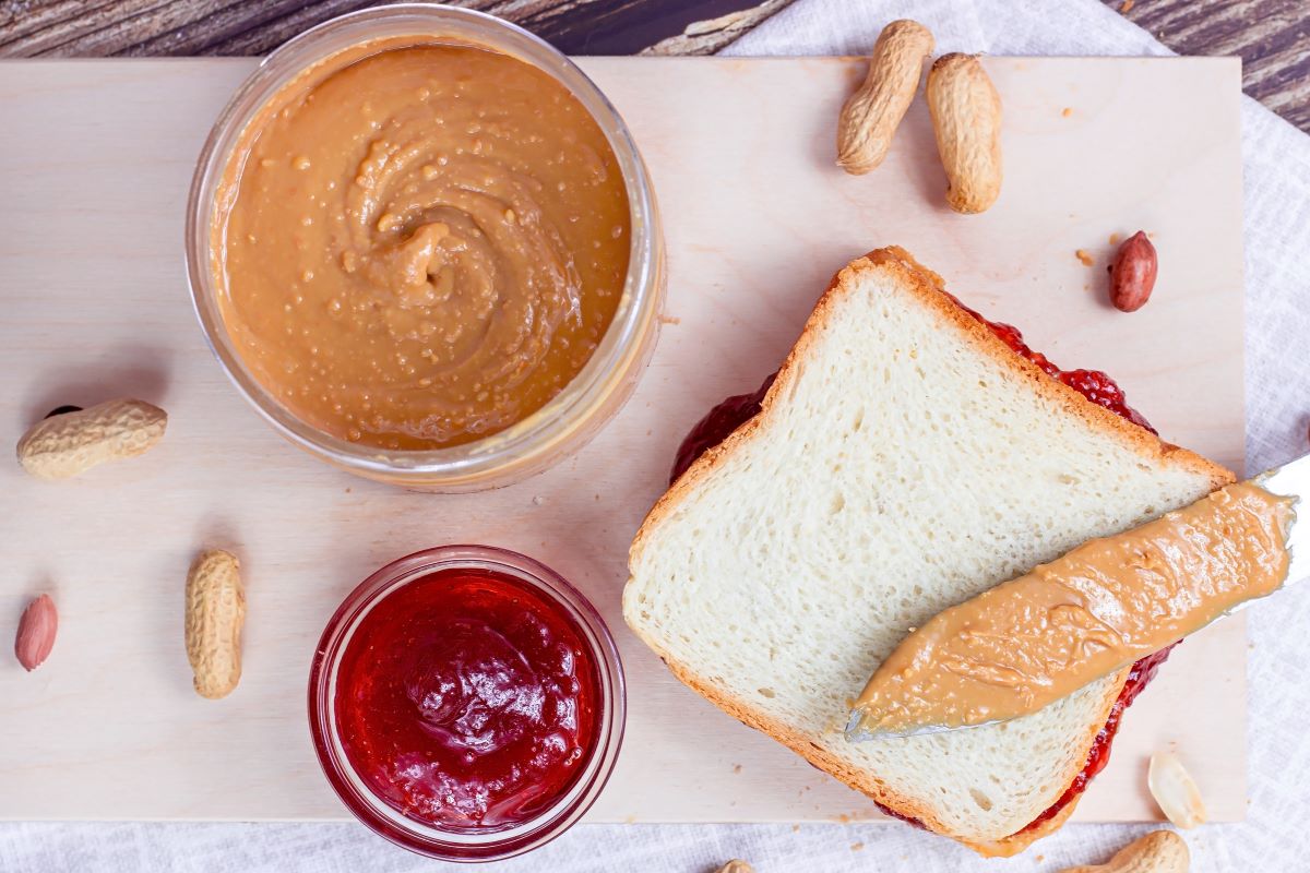 Peanut Butter and Jelly SandwichesKatmoy