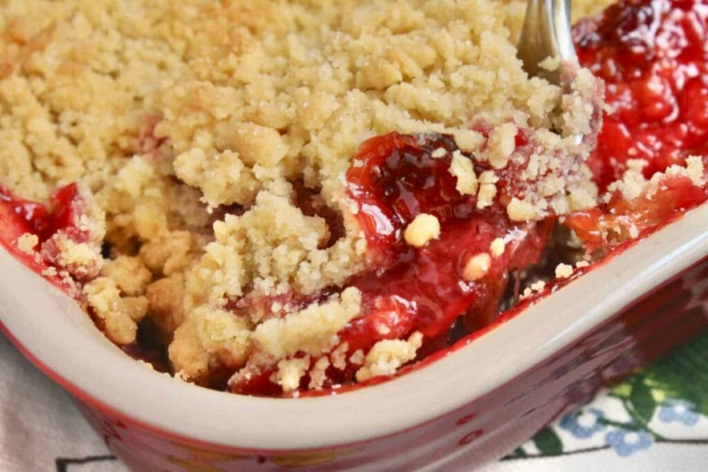 Rhubarb Crisp by Christinas Cucina