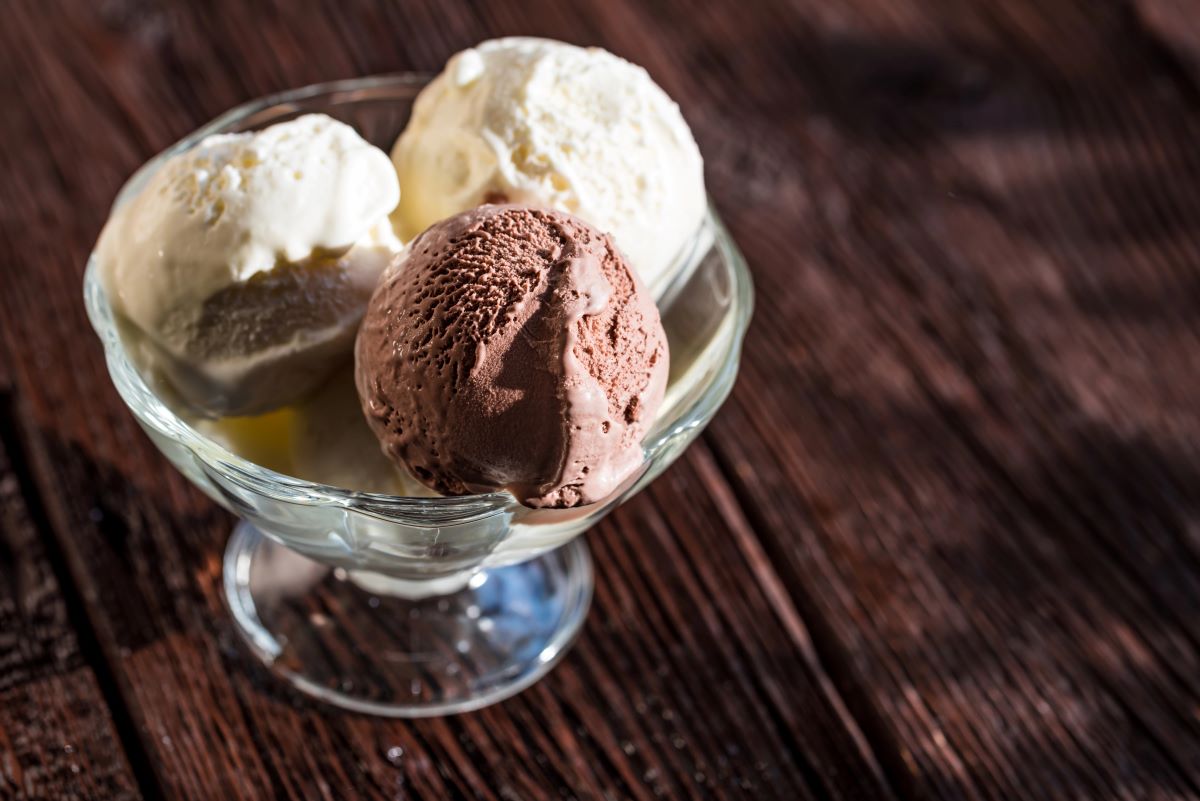 Spoon of Ice CreamYakov Oskanov