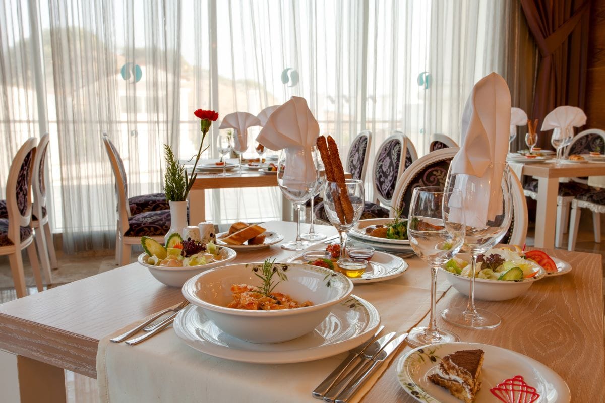 Table side service in restaurantSandr2002