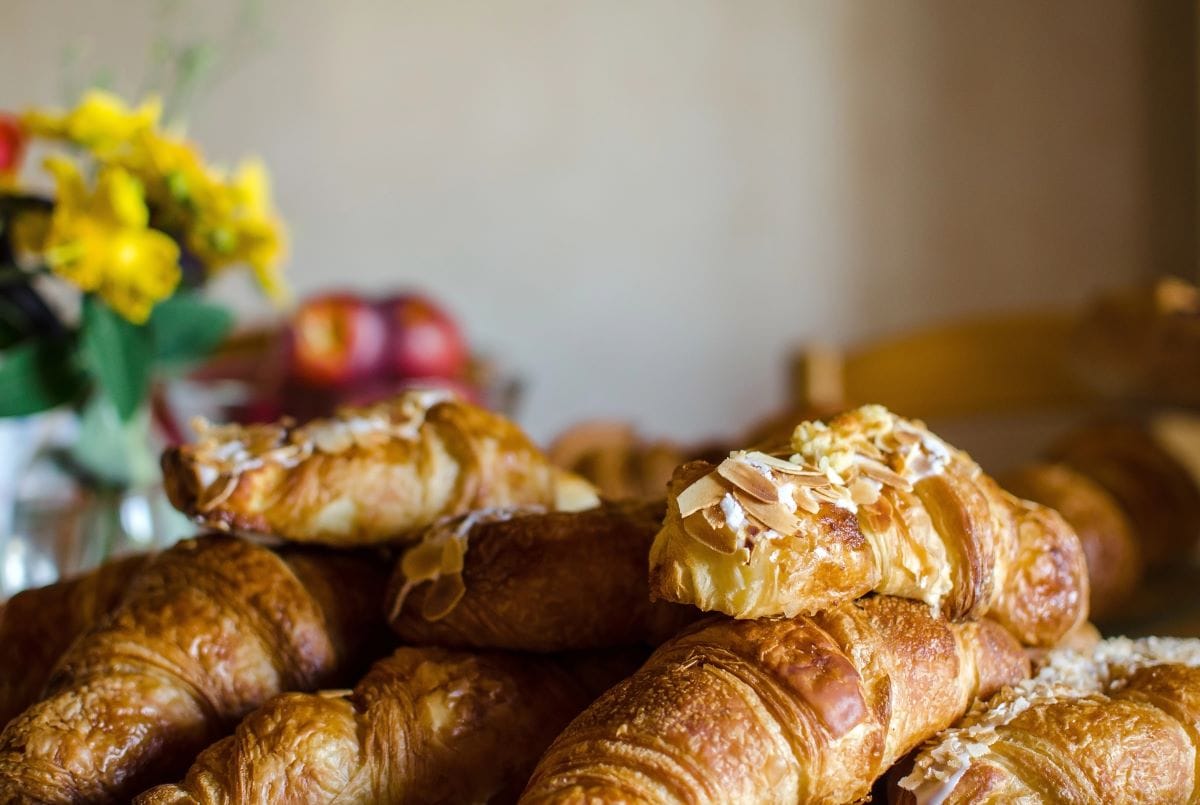 baked almond croissantsEshana blue