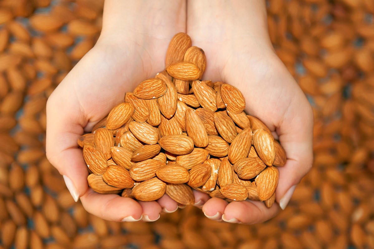 Almond nuts