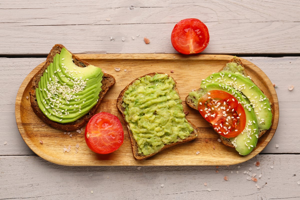 Avocado toast with tomatoes slice