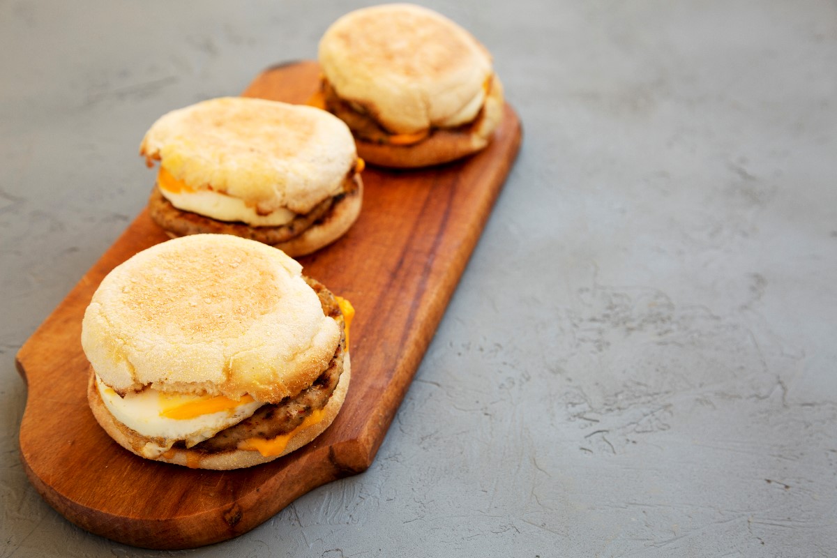 Biscuit sandwich with pork