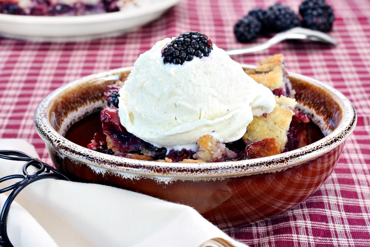 Blackberry cobbler