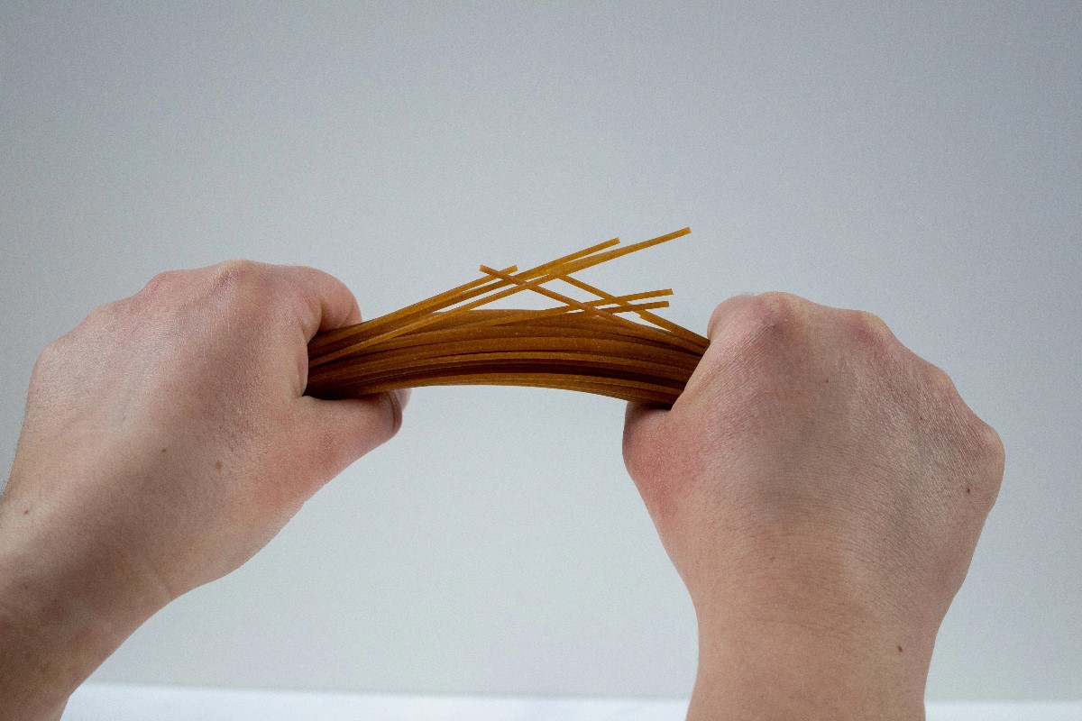 Breaking spaghetti