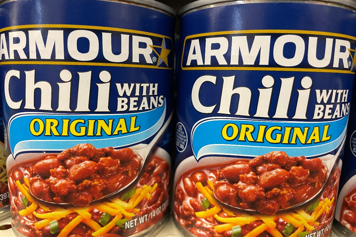 Canned chili with beans